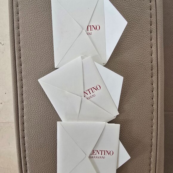 VALENTINO GARAVANI RED Calfskin Leather Logo Wallet With Strap/Chain - Picture 4 of 4